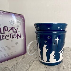 Scentsy Silent Night Wax Warmer Holiday Christmas Plug In Full Nativity RETIRED
